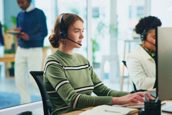 L’accueil téléphonique externalisé permet aux PME et ETI de sécuriser leurs appels et de garantir une prise en charge professionnelle, sans alourdir leur organisation interne.